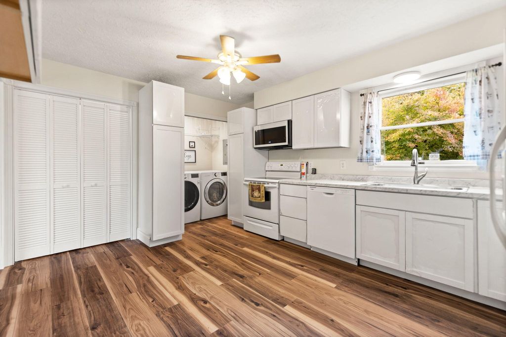 Photo of 116 Fyrl Street, Clearfield, KY 40313 (MLS # 25505138)