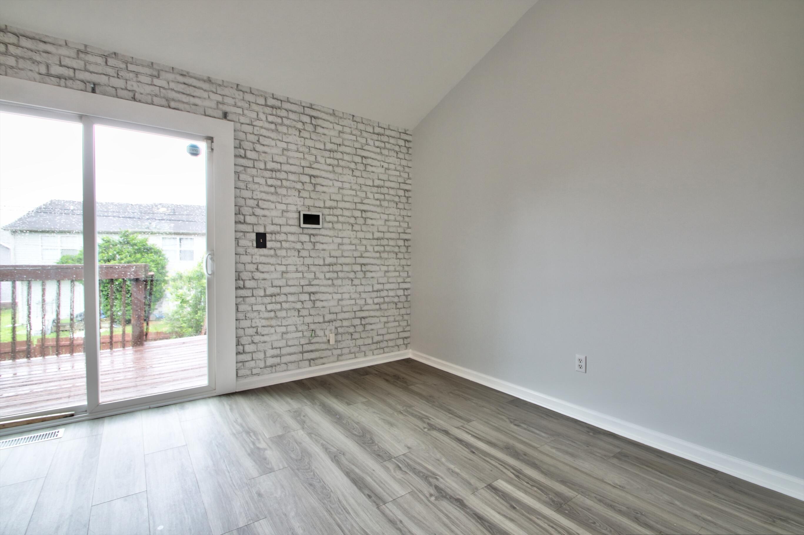 Nicholasville, Kentucky 40356, United States, 2 Bedrooms Bedrooms, ,2 BathroomsBathrooms,Residential,Contingent,138382