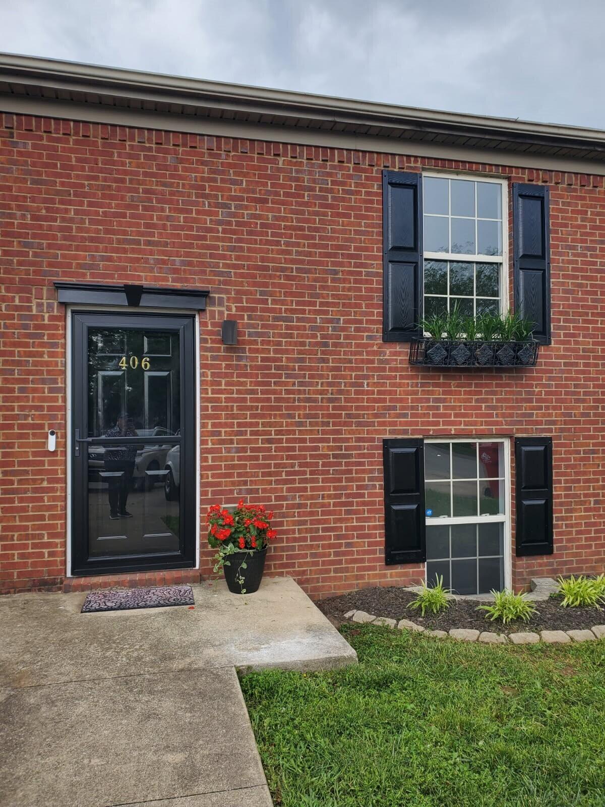 Nicholasville, Kentucky 40356, United States, 2 Bedrooms Bedrooms, ,2 BathroomsBathrooms,Residential,Contingent,138382