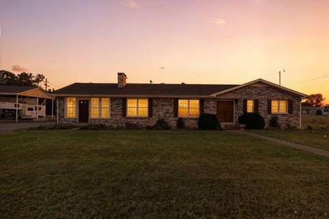 Photo of 6024 US-421, McKee, KY 40447 (MLS # 25503434)