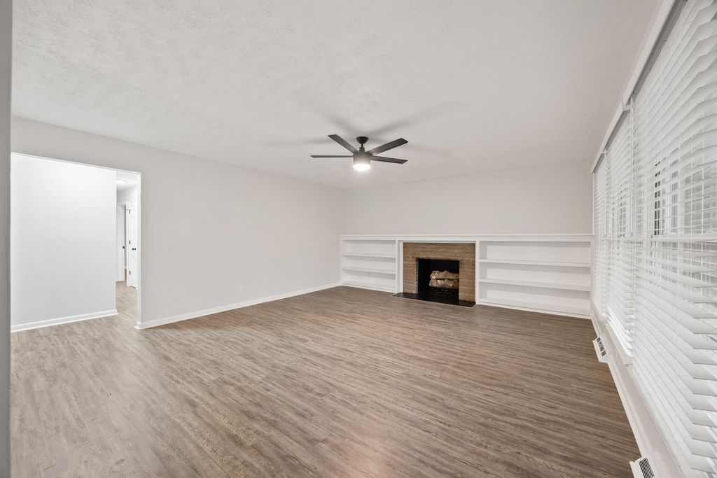 Photo of 133 Londonderry Drive, Lexington, KY 40504 (MLS # 25505204)