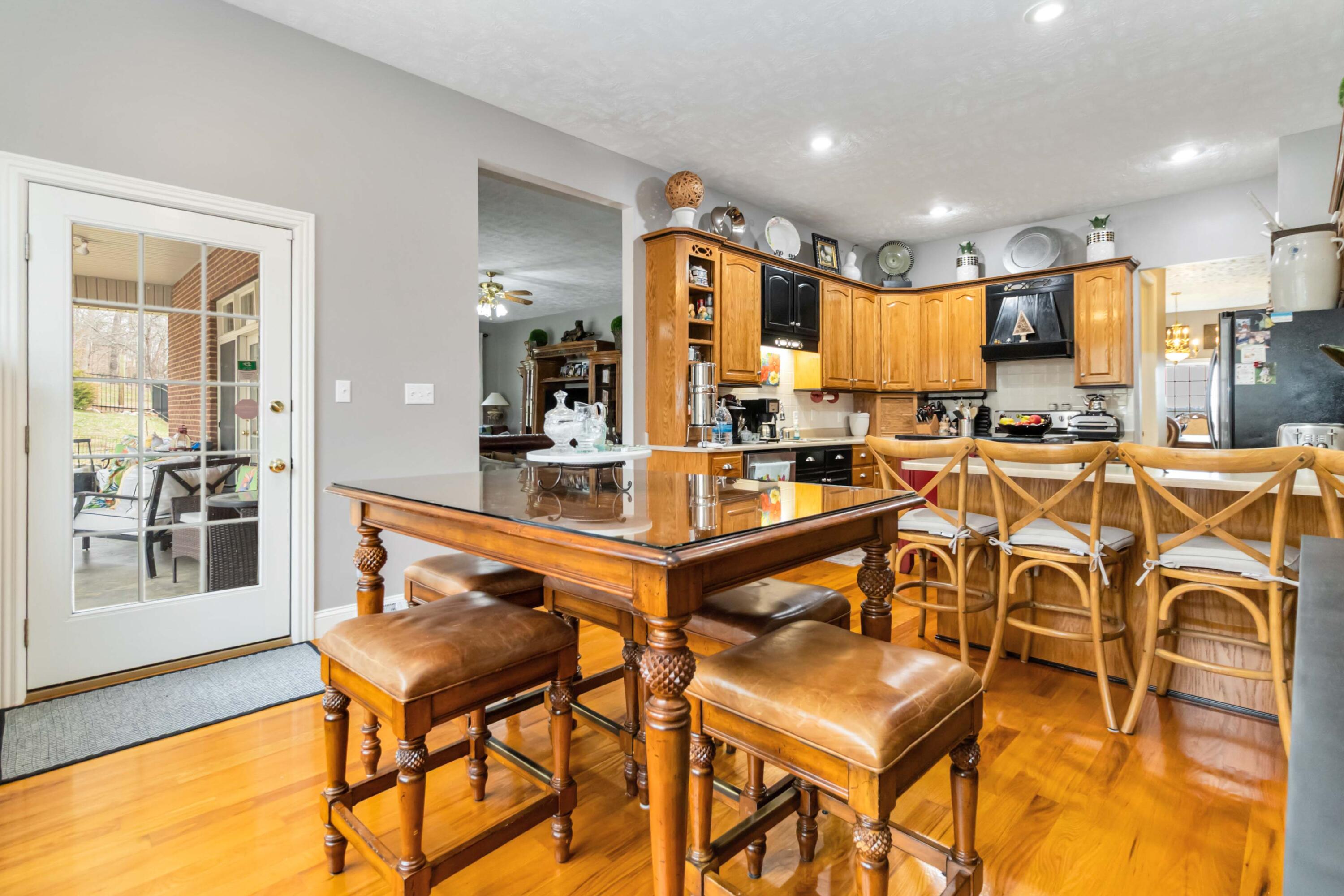 Somerset, Kentucky, 42503, United States, 5 Bedrooms Bedrooms, ,4 BathroomsBathrooms,Residential,Active,2022313