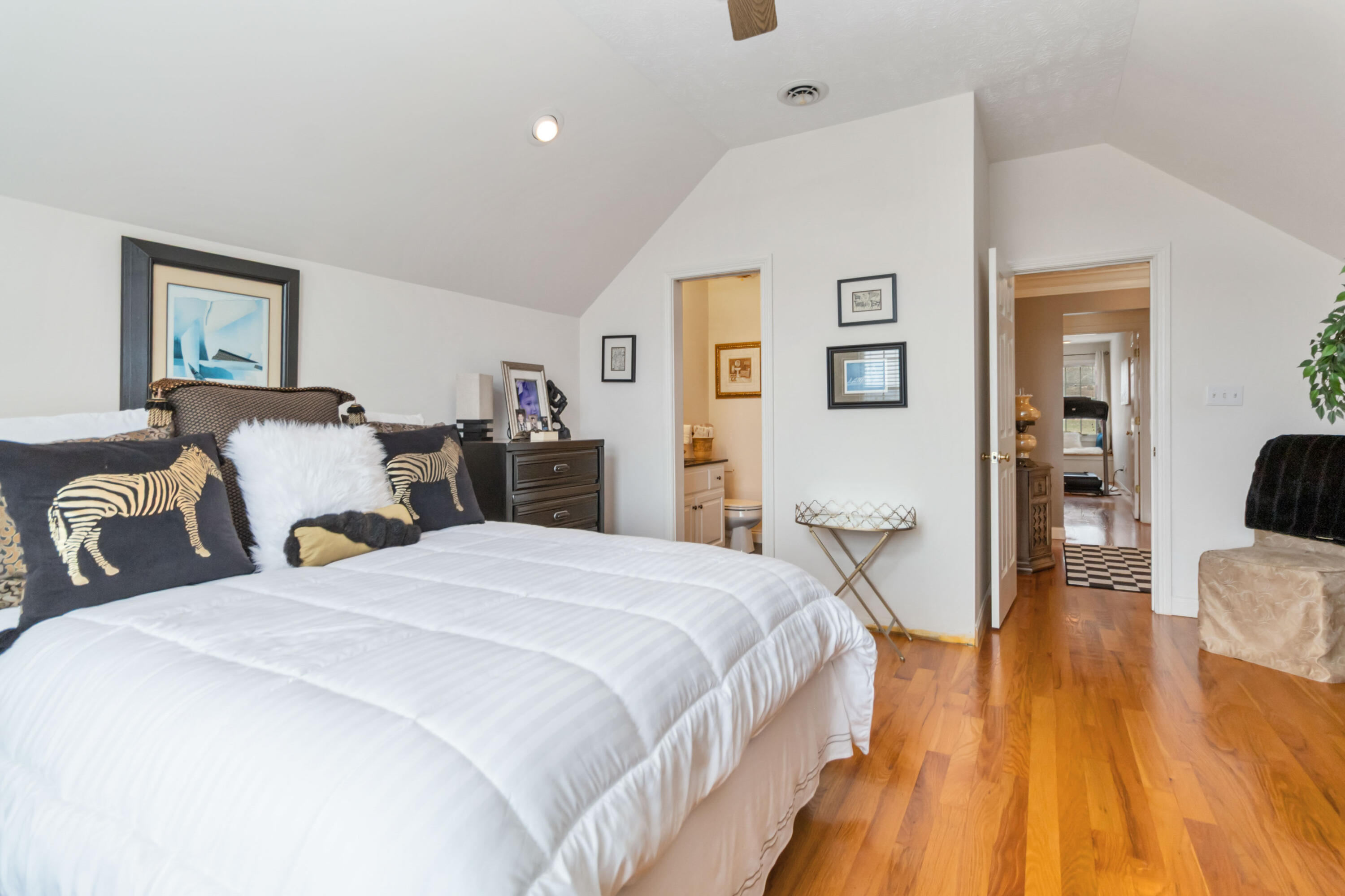 Somerset, Kentucky, 42503, United States, 5 Bedrooms Bedrooms, ,4 BathroomsBathrooms,Residential,Active,2022313