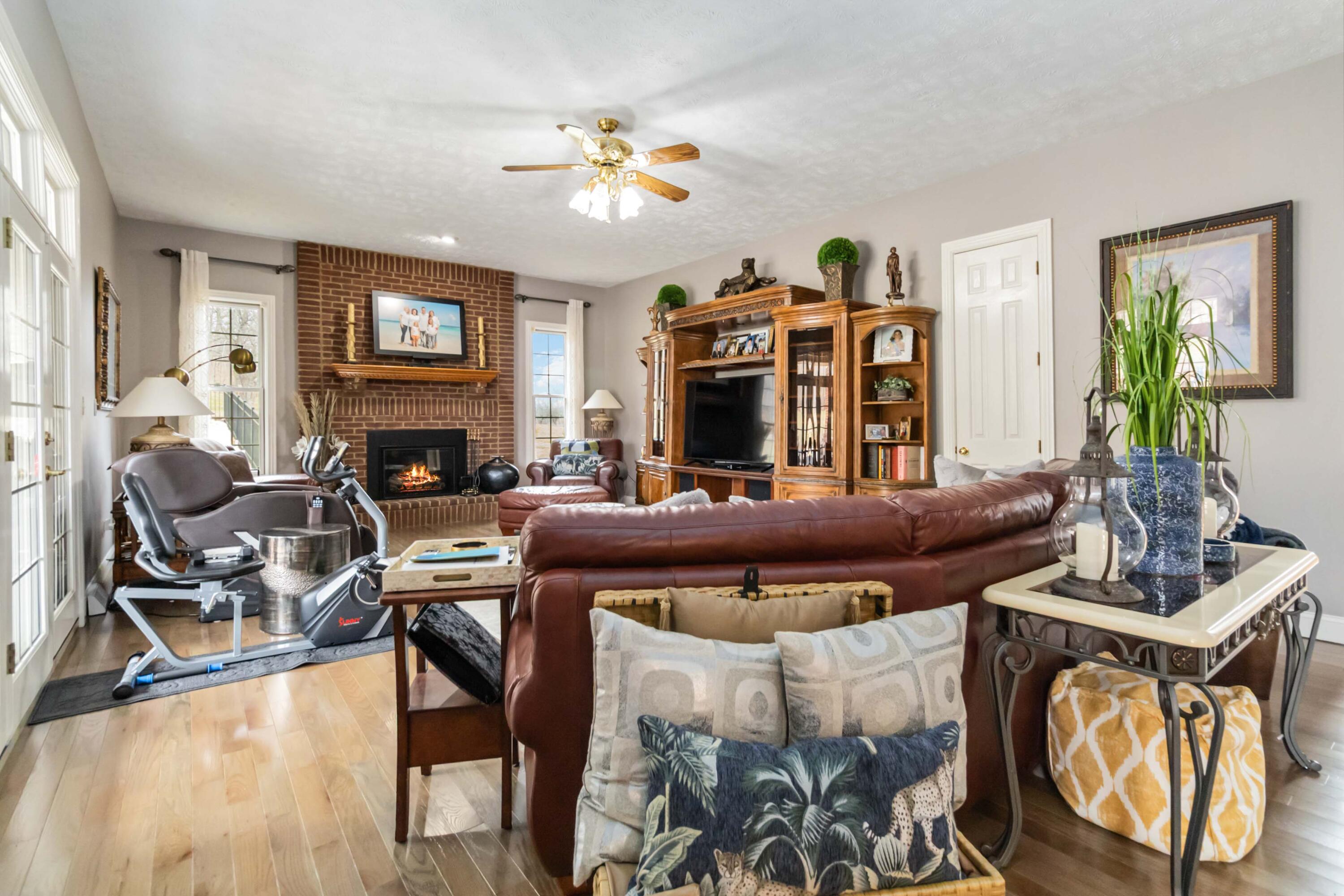 Somerset, Kentucky, 42503, United States, 5 Bedrooms Bedrooms, ,4 BathroomsBathrooms,Residential,Active,2022313