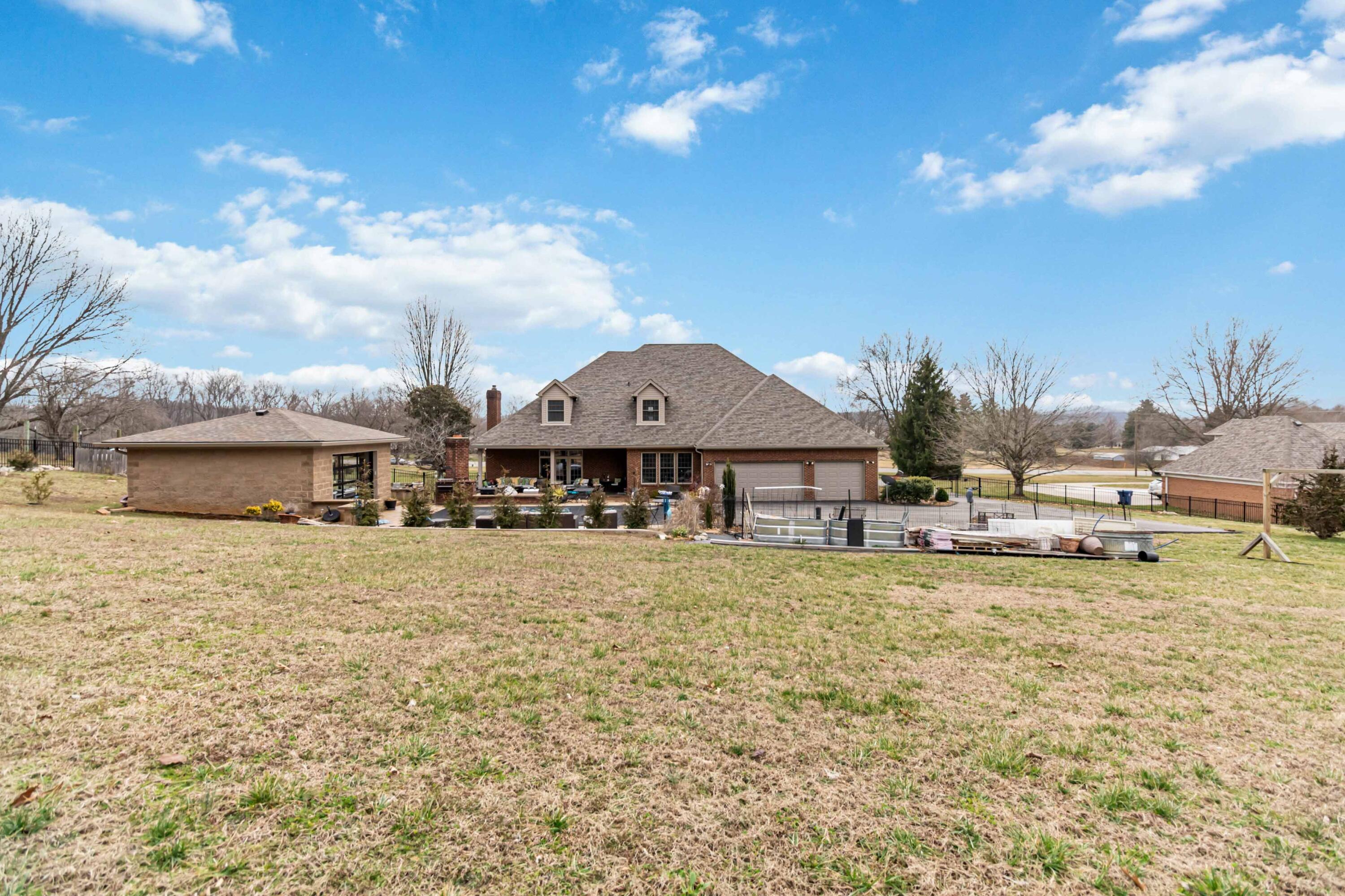 Somerset, Kentucky, 42503, United States, 5 Bedrooms Bedrooms, ,4 BathroomsBathrooms,Residential,Active,2022313