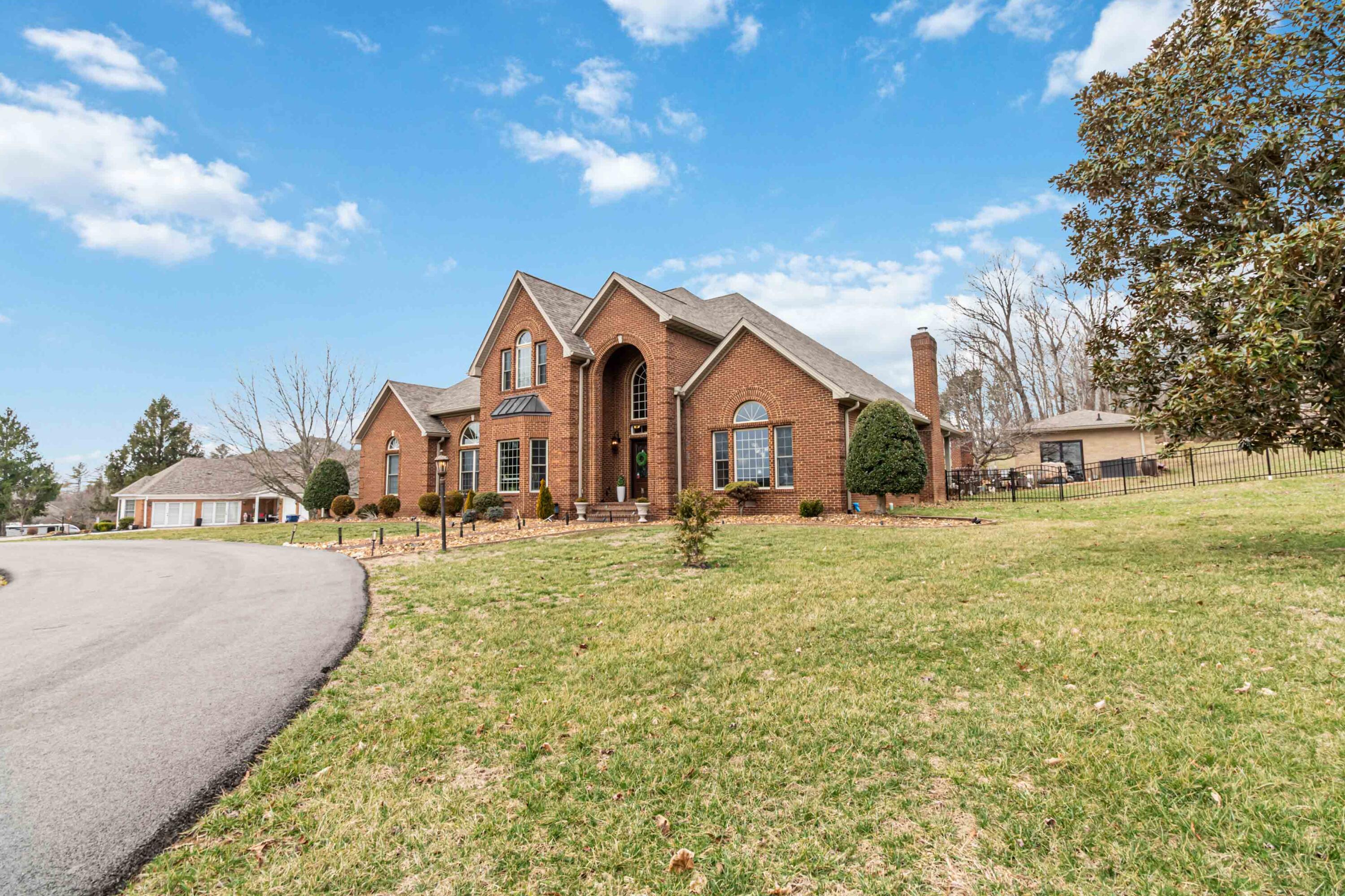 Somerset, Kentucky, 42503, United States, 5 Bedrooms Bedrooms, ,4 BathroomsBathrooms,Residential,Active,2022313
