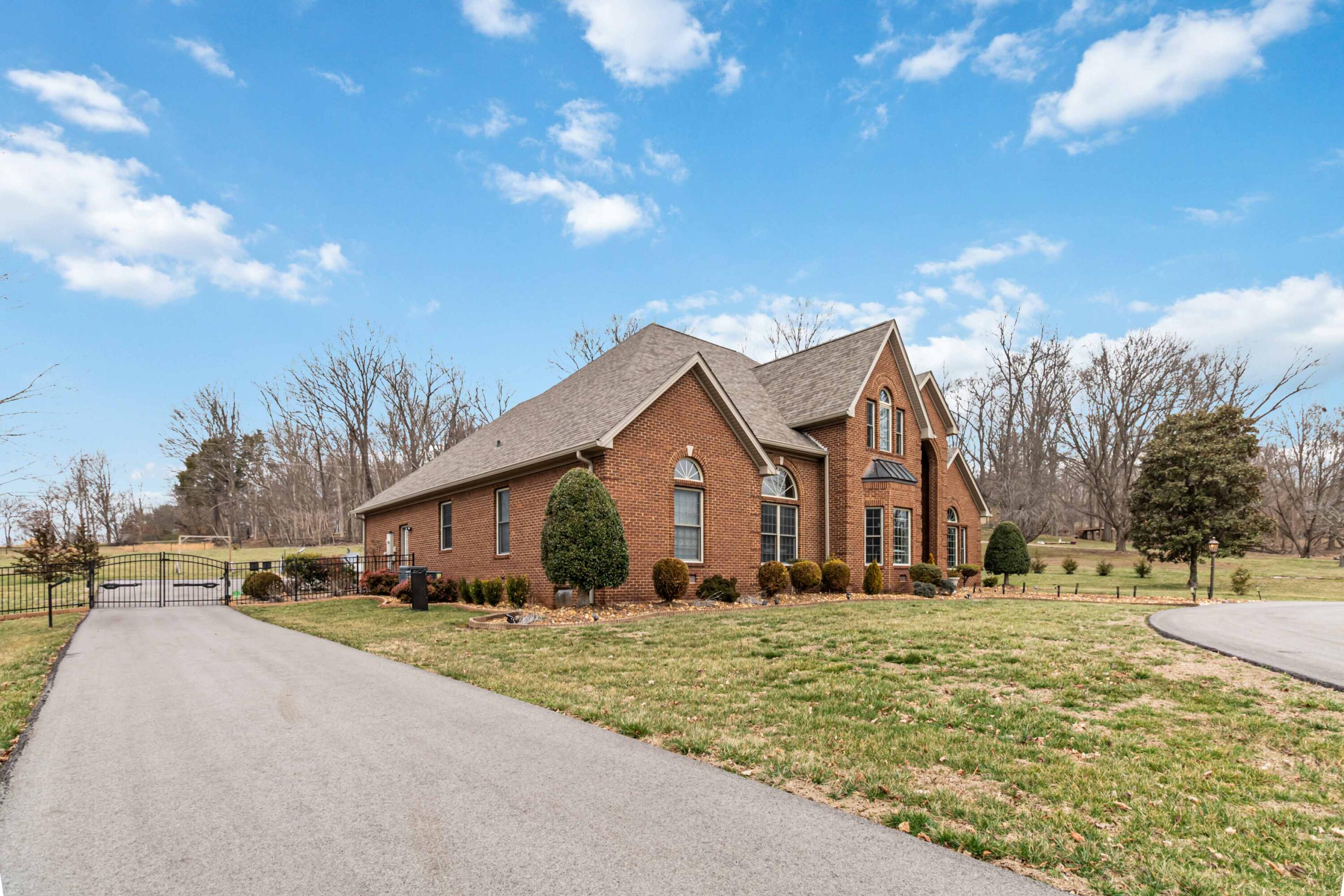 Somerset, Kentucky, 42503, United States, 5 Bedrooms Bedrooms, ,4 BathroomsBathrooms,Residential,Active,2022313