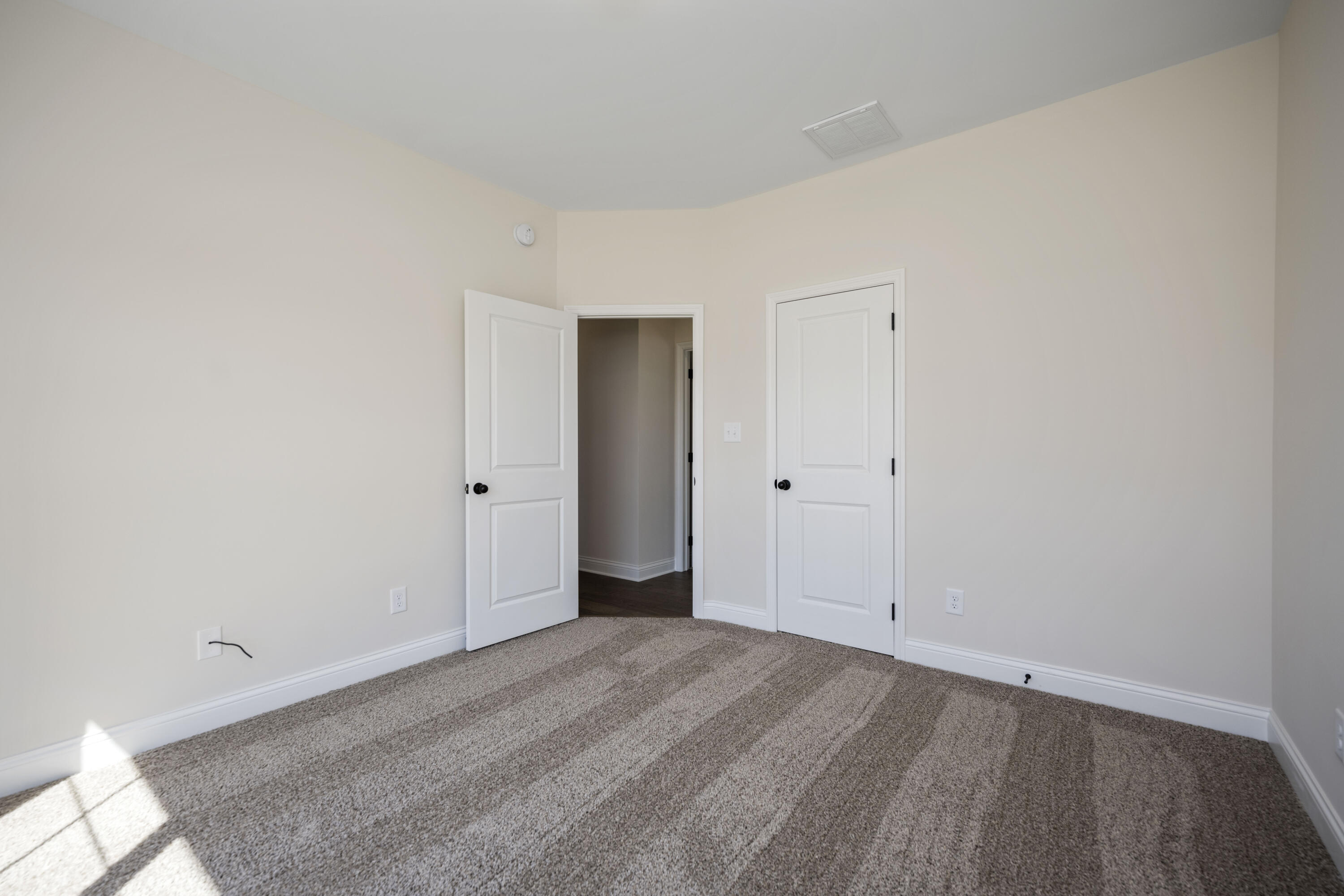 Richmond, Kentucky 40475, United States, 3 Bedrooms Bedrooms, ,2 BathroomsBathrooms,Residential,Contingent,128513