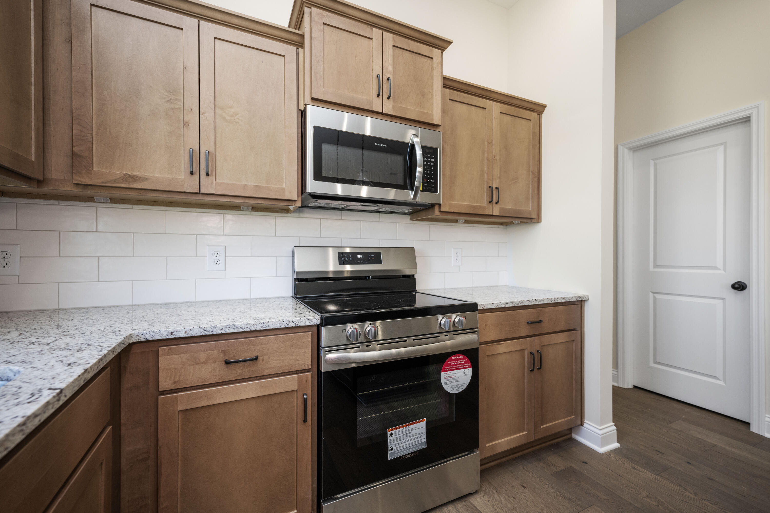 Richmond, Kentucky 40475, United States, 3 Bedrooms Bedrooms, ,2 BathroomsBathrooms,Residential,Contingent,128513