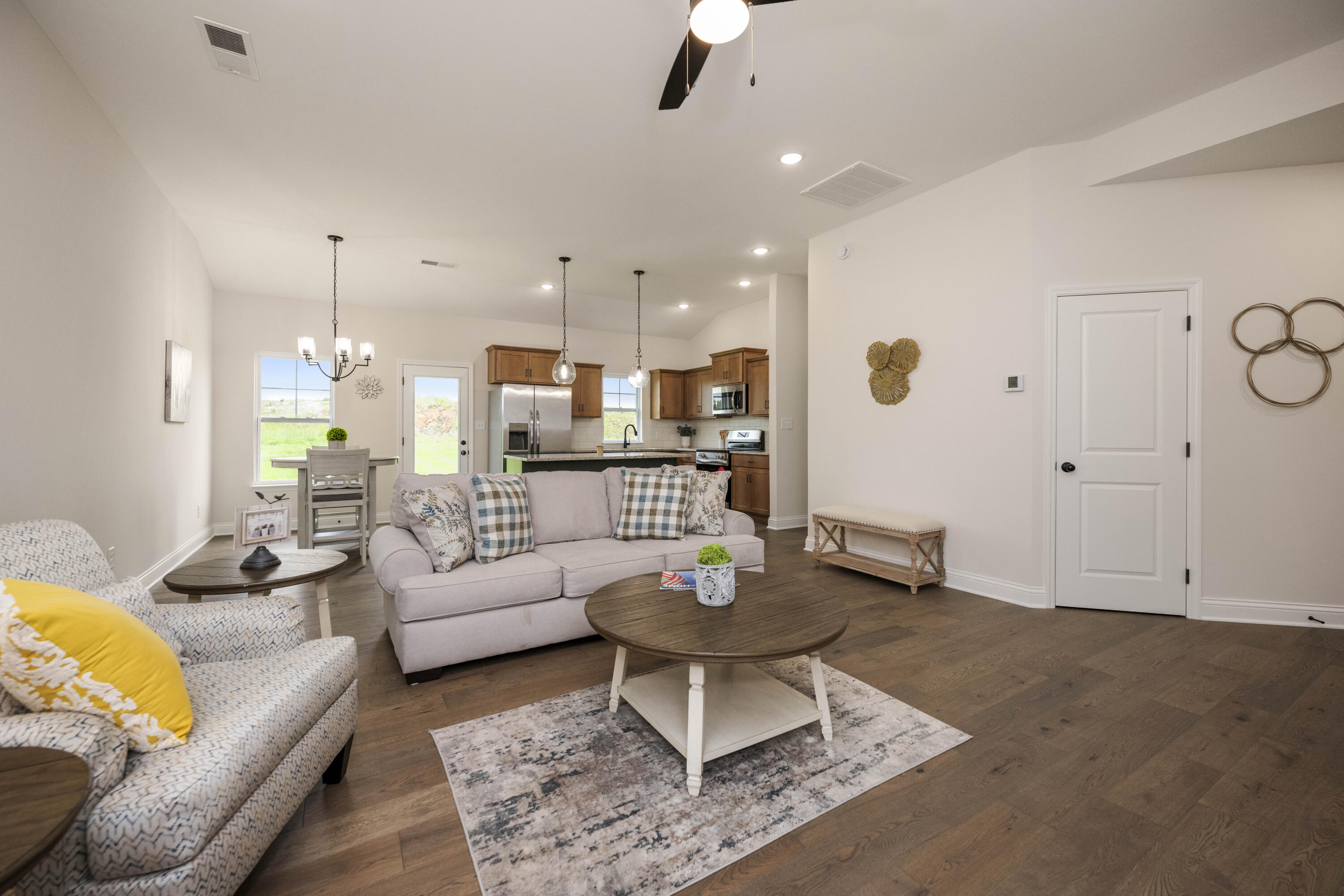 Richmond, Kentucky 40475, United States, 3 Bedrooms Bedrooms, ,2 BathroomsBathrooms,Residential,Contingent,128513