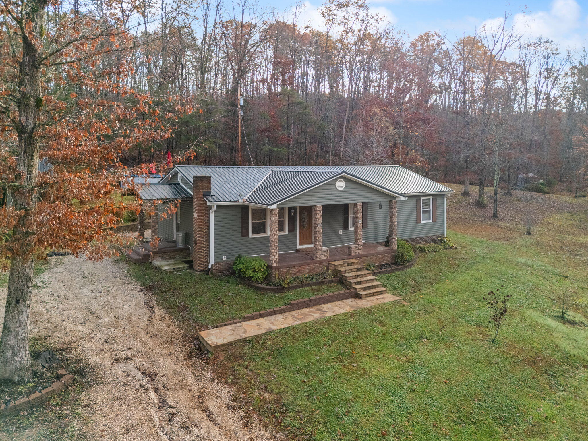 Clay City, Kentucky 40312, United States, 3 Bedrooms Bedrooms, ,2 BathroomsBathrooms,Residential,Contingent,32467