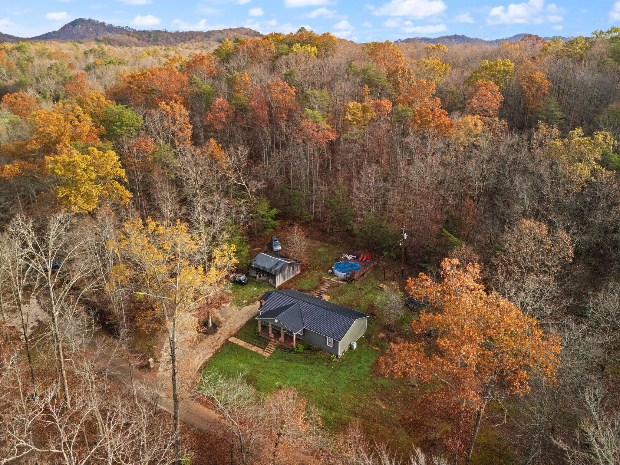 Clay City, Kentucky 40312, United States, 3 Bedrooms Bedrooms, ,2 BathroomsBathrooms,Residential,Contingent,32467