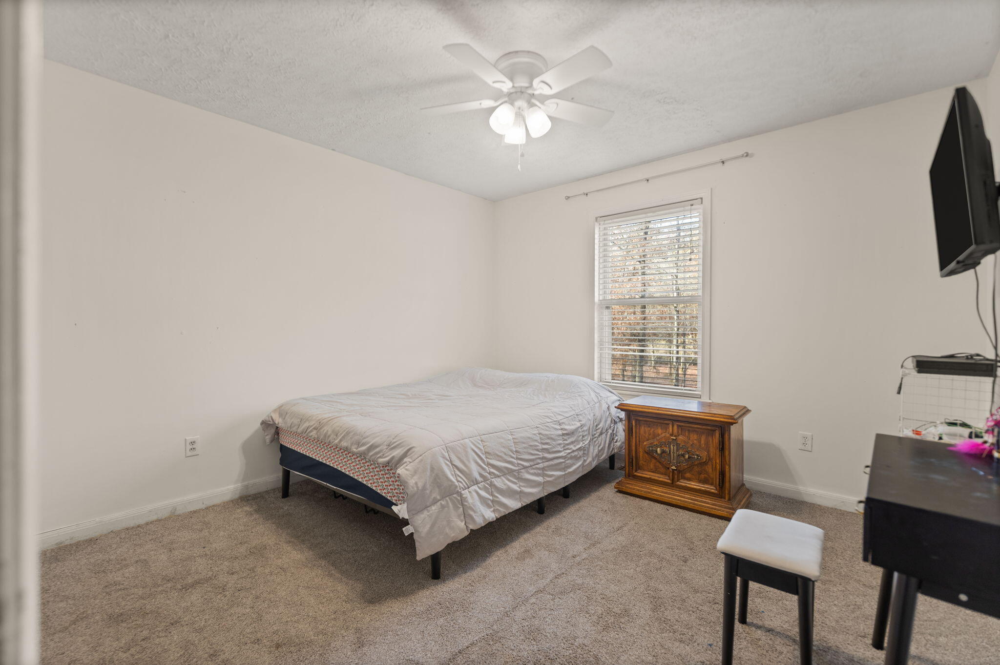 Clay City, Kentucky 40312, United States, 3 Bedrooms Bedrooms, ,2 BathroomsBathrooms,Residential,Contingent,32467