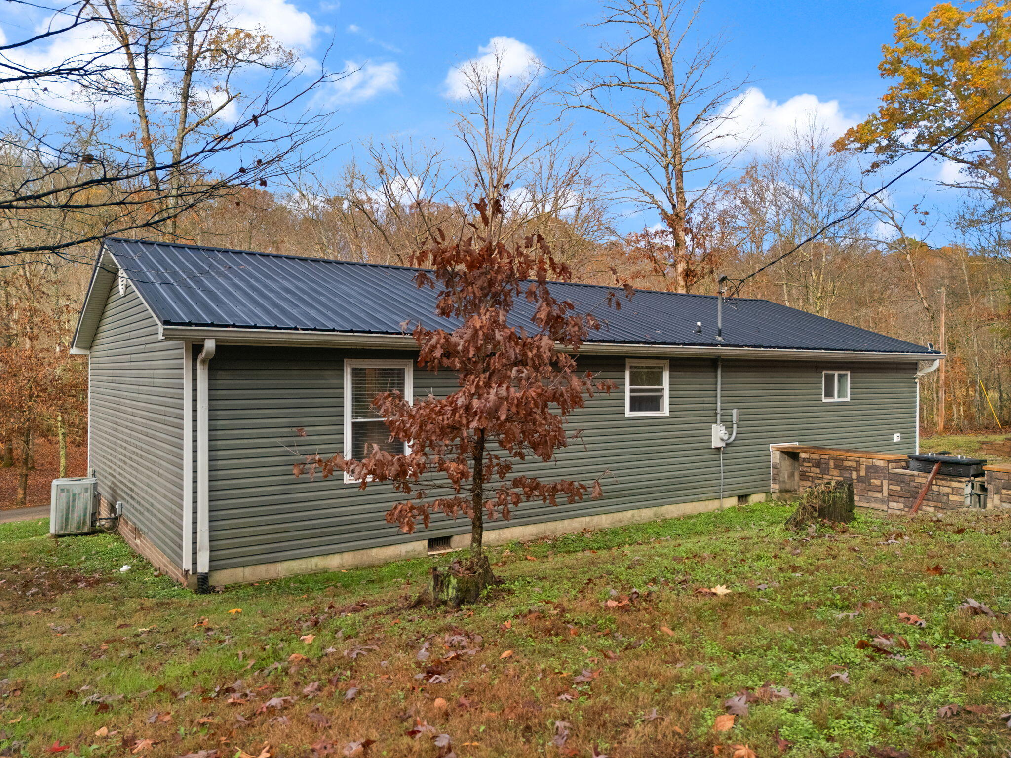 Clay City, Kentucky 40312, United States, 3 Bedrooms Bedrooms, ,2 BathroomsBathrooms,Residential,Contingent,32467