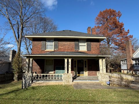 Photo of 1613 Versailles Road, Lexington, KY 40504 (MLS # 25507294)