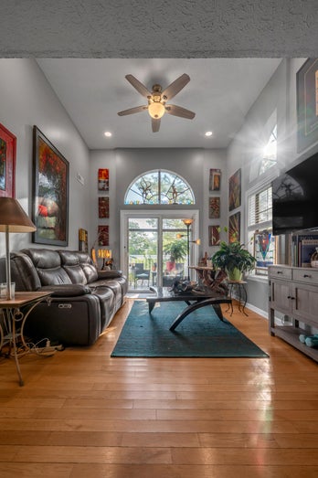 Condominium at 404 Bainbridge Court A4