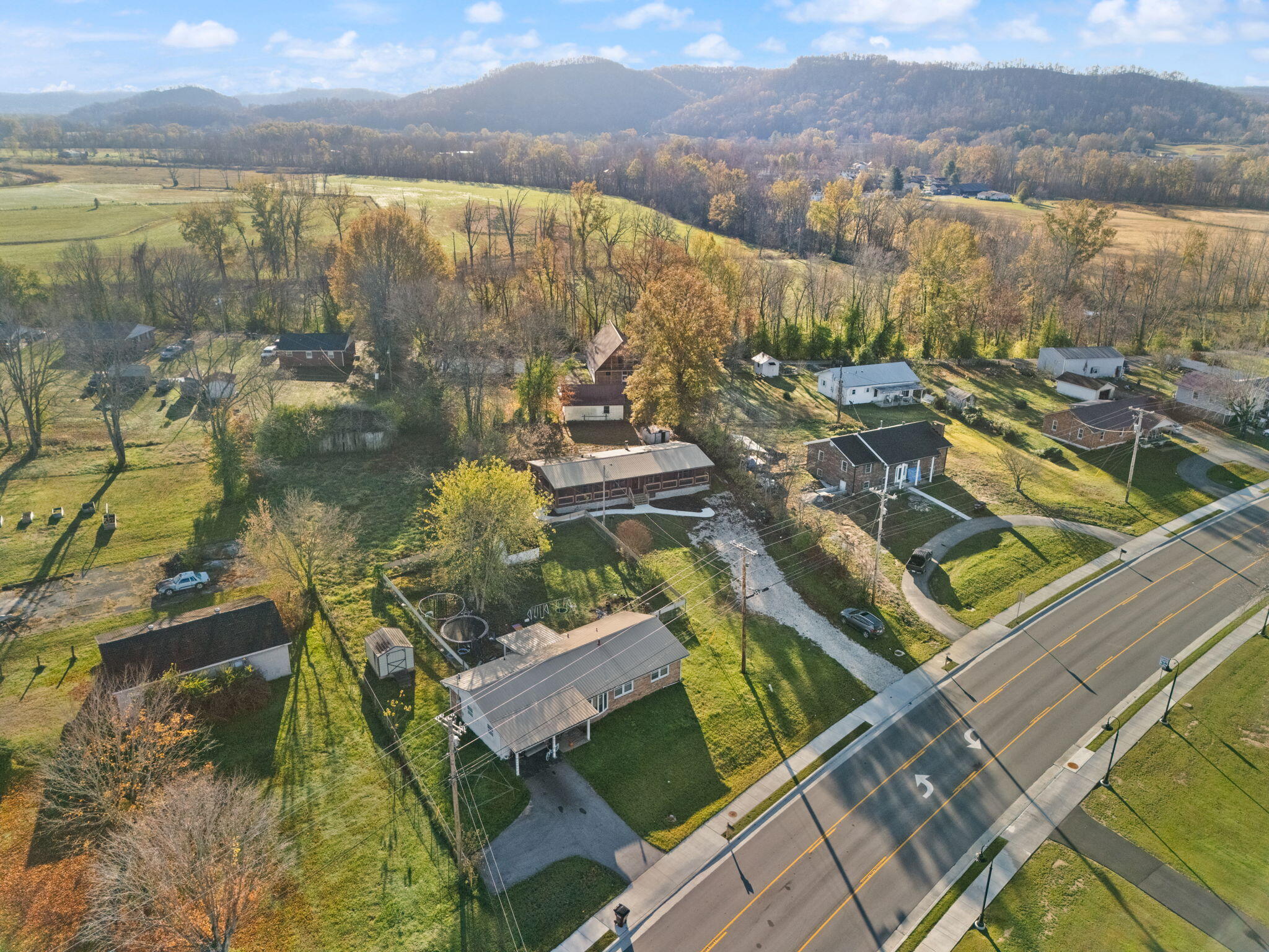 Stanton, Kentucky 40380, United States, 3 Bedrooms Bedrooms, ,2 BathroomsBathrooms,Residential,Active,32459