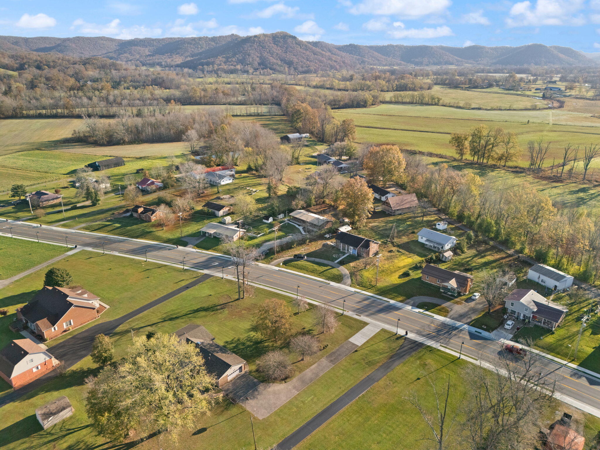 Stanton, Kentucky 40380, United States, 3 Bedrooms Bedrooms, ,2 BathroomsBathrooms,Residential,Active,32459