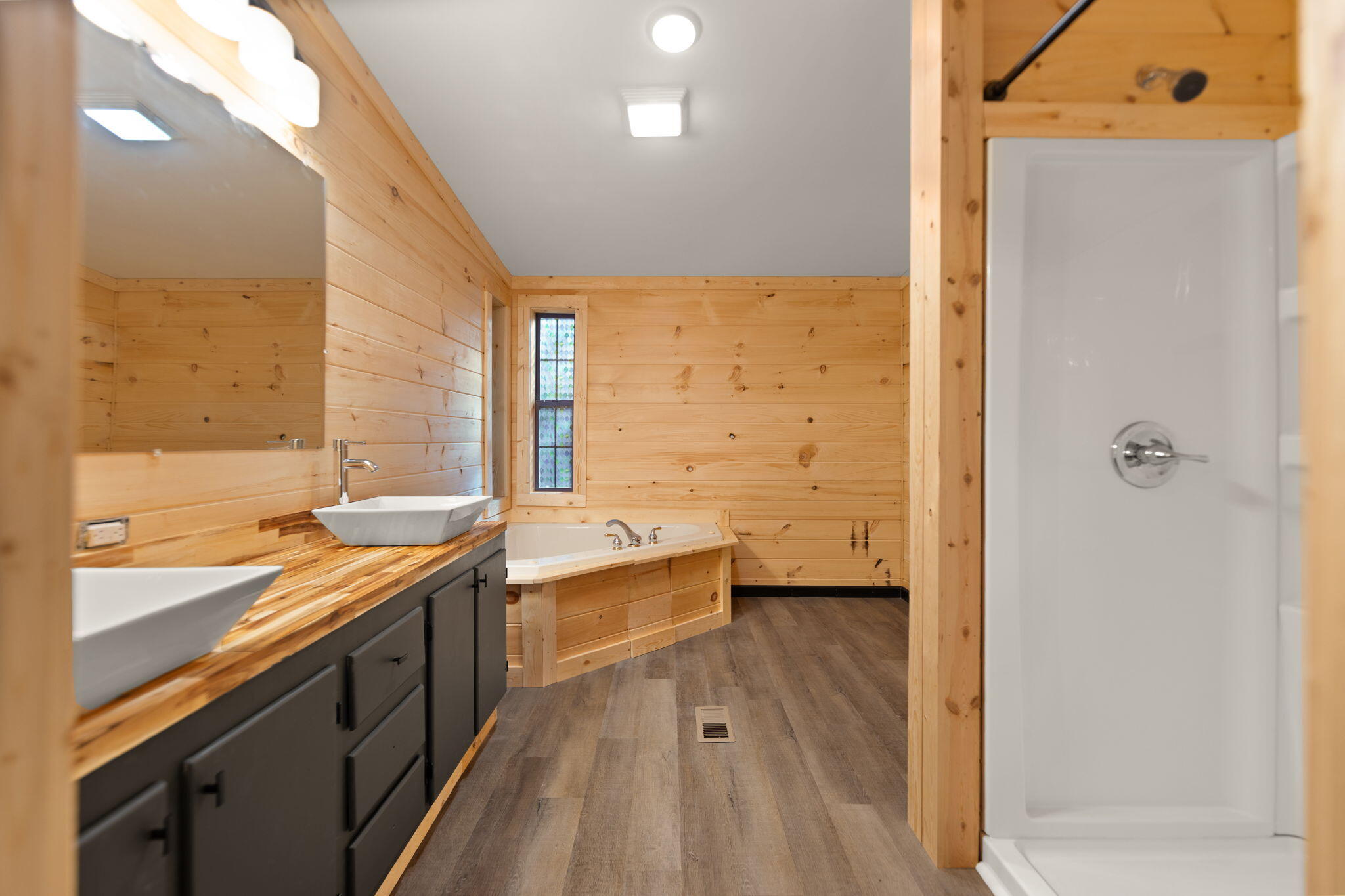 Stanton, Kentucky 40380, United States, 3 Bedrooms Bedrooms, ,2 BathroomsBathrooms,Residential,Active,32459