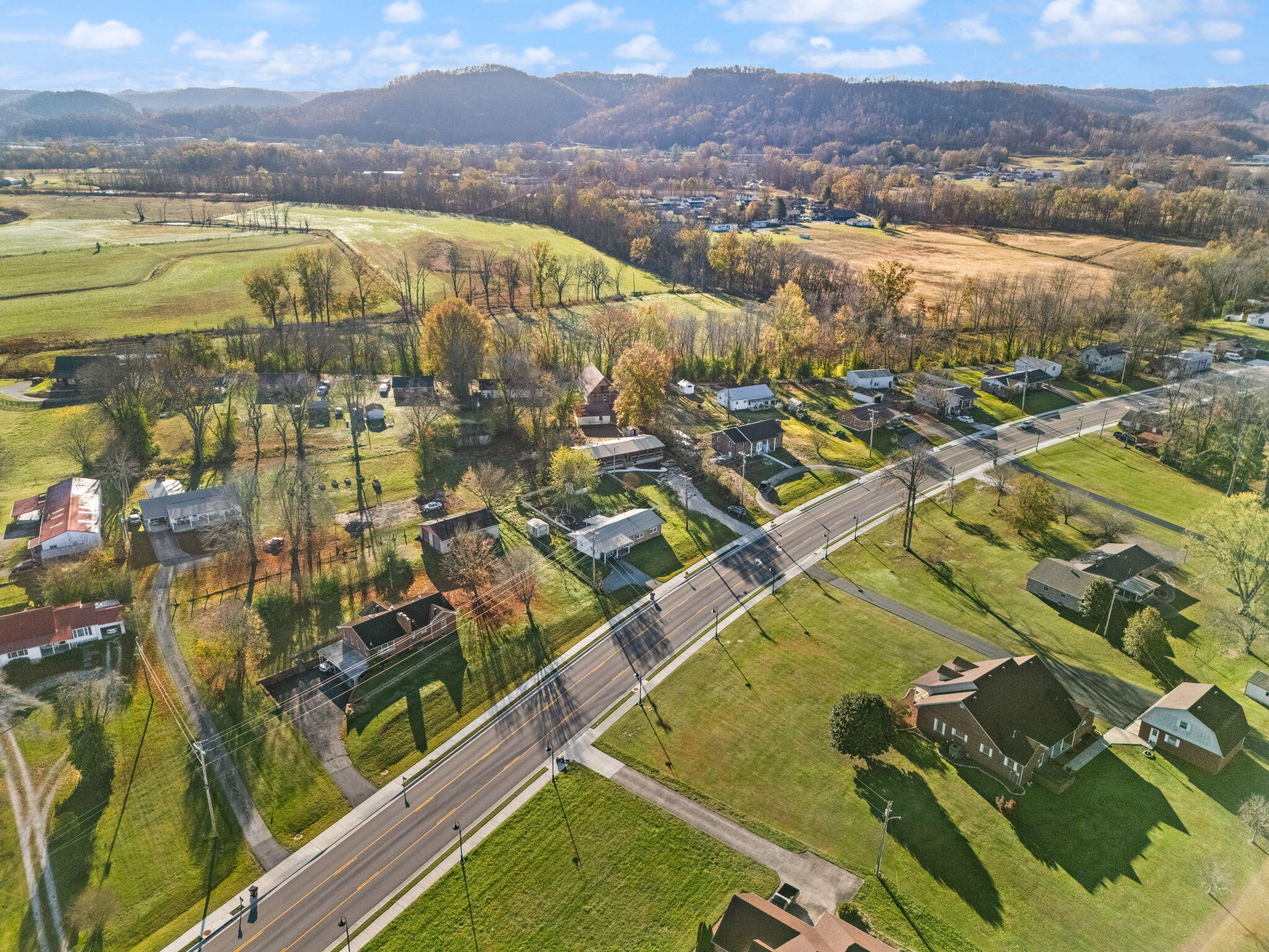 Stanton, Kentucky 40380, United States, 3 Bedrooms Bedrooms, ,2 BathroomsBathrooms,Residential,Active,32459