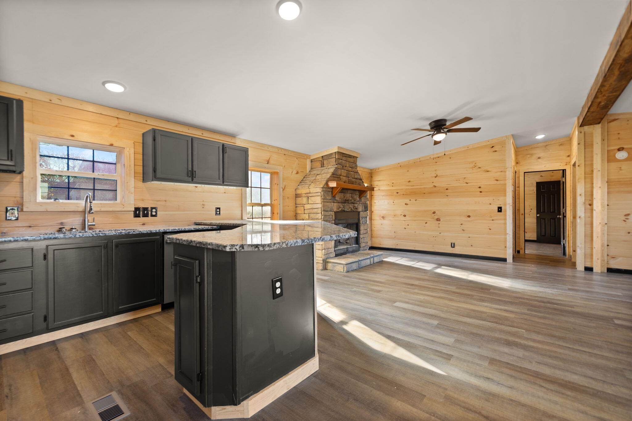 Stanton, Kentucky 40380, United States, 3 Bedrooms Bedrooms, ,2 BathroomsBathrooms,Residential,Active,32459