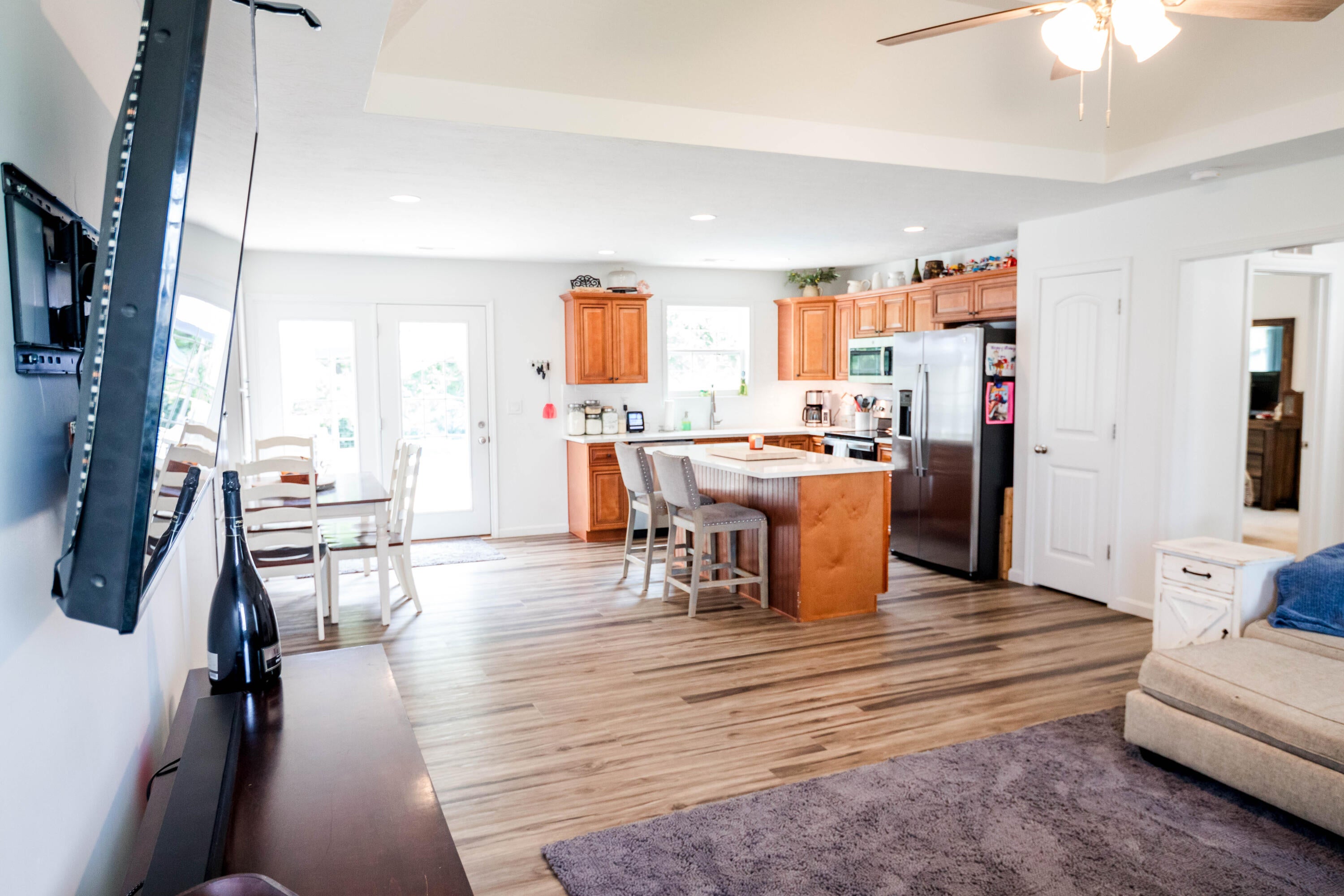 1010 Rainbow Way - Photo 4