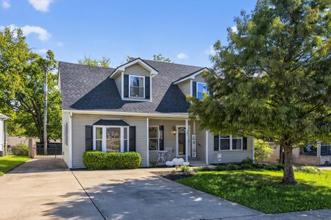 Photo of 404 Applegrove Drive, Nicholasville, KY 40356 (MLS # 25503466)