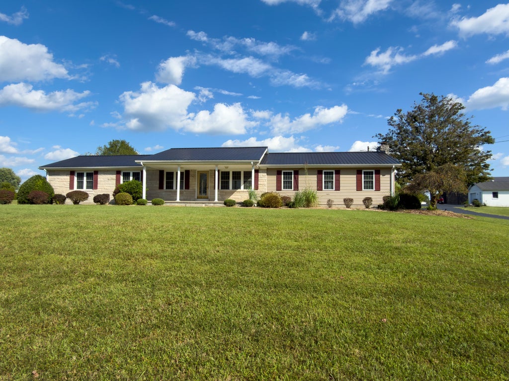 Photo of 1541 Kentucky 206, Dunnville, KY 42528 (MLS # 26025744)