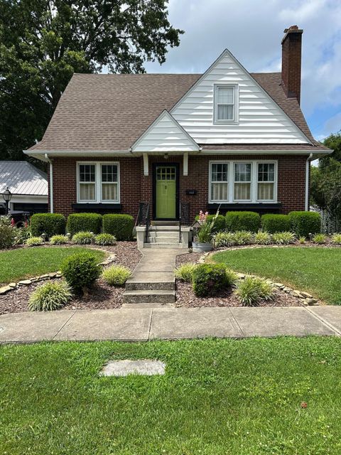 Photo of 102 Westover Avenue, Richmond, KY 40475 (MLS # 25018650)