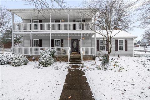 Photo of 500 Keene-Way Drive, Nicholasville, KY 40356 (MLS # 25507642)