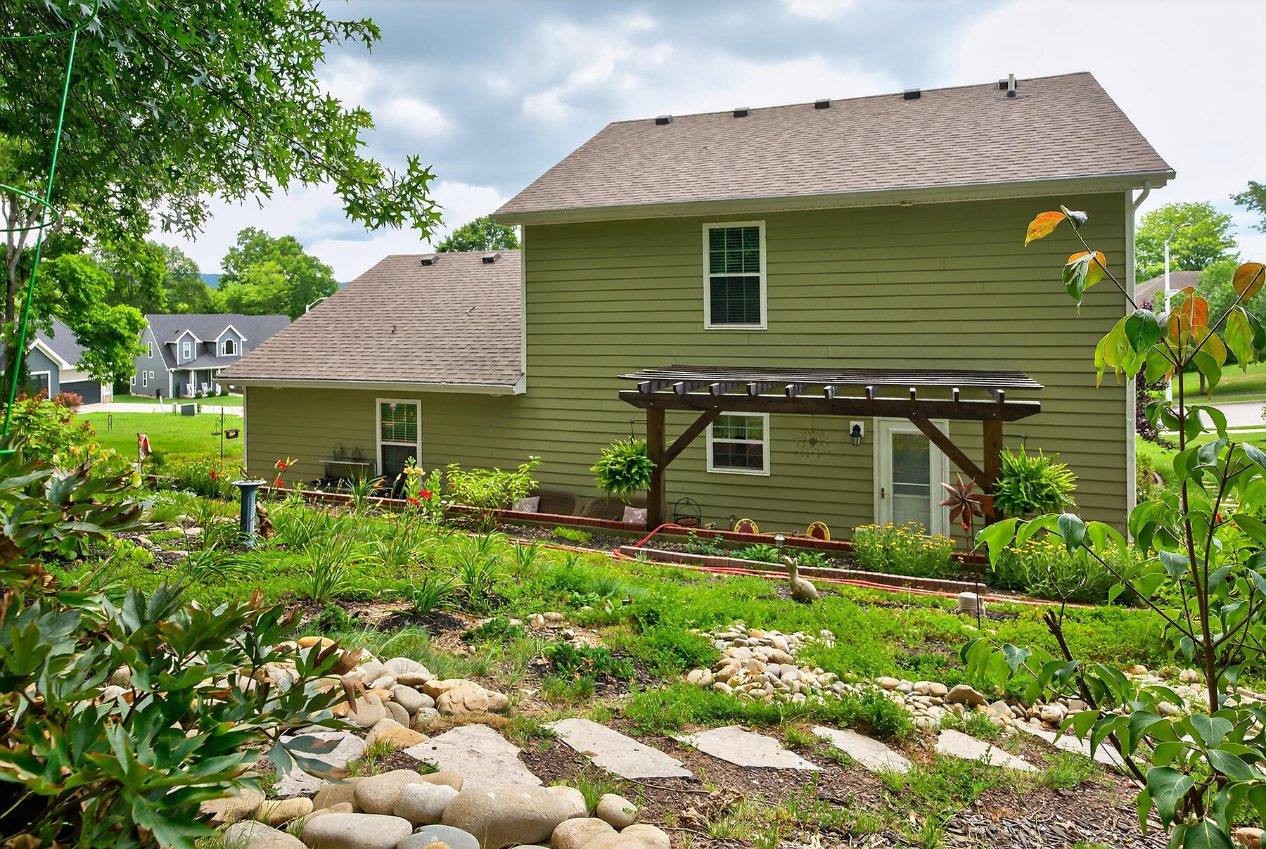 Berea, Kentucky 40403, United States, 4 Bedrooms Bedrooms, ,3 BathroomsBathrooms,Residential,Active,171803