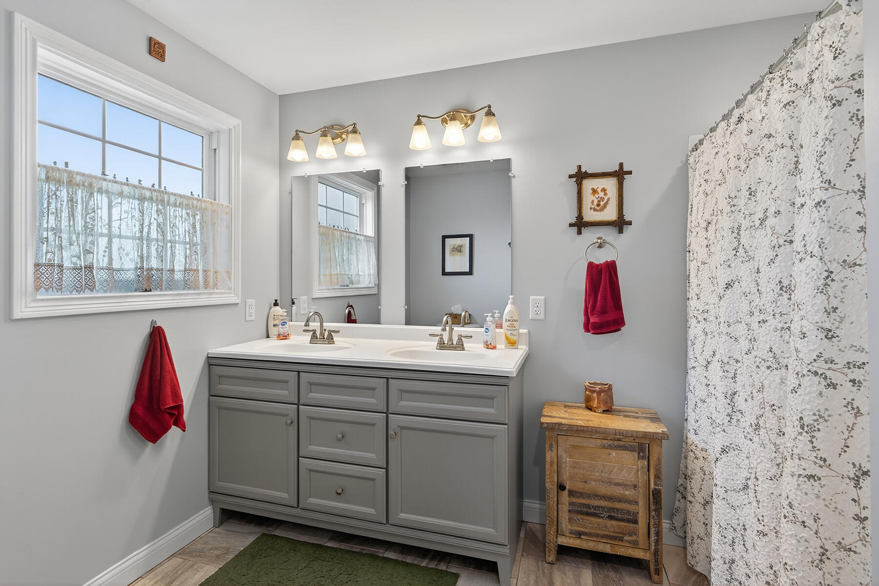 Berea, Kentucky 40403, United States, 4 Bedrooms Bedrooms, ,3 BathroomsBathrooms,Residential,Active,171803