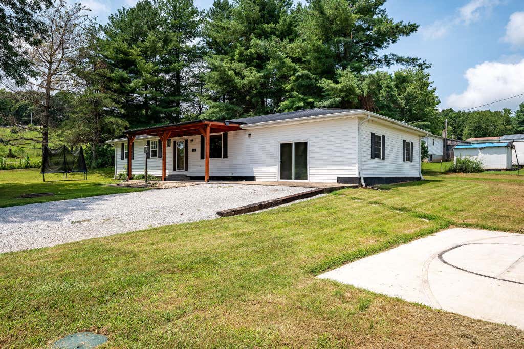 Photo of 230 Carter Gregory Road, Monticello, KY 42633 (MLS # 26020285)