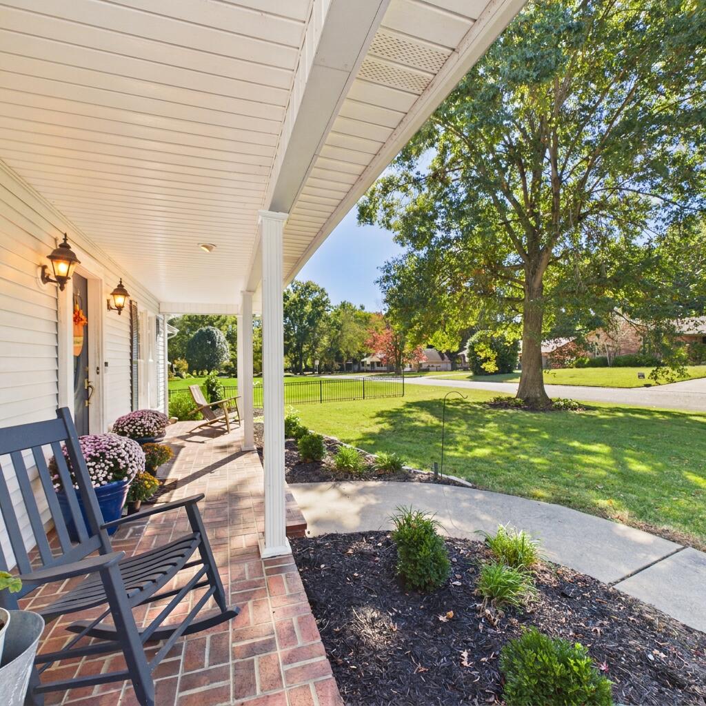1551 Canterbury Drive