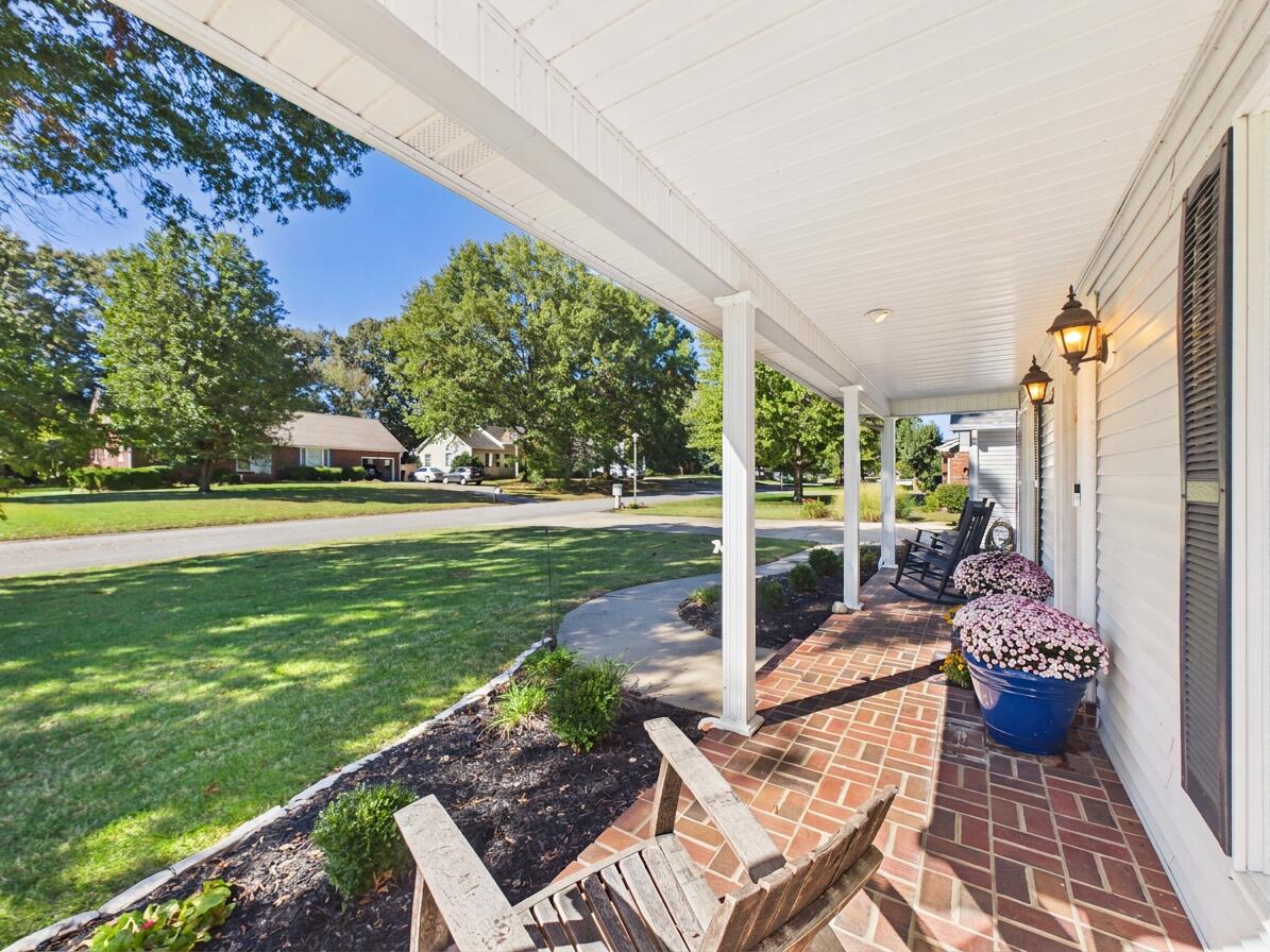 1551 Canterbury Drive