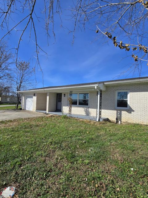 Photo of 449 Keene Troy Pike, Versailles, KY 40383 (MLS # 25506191)