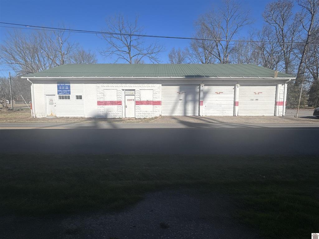 Photo 1 of 19 — 90 Commerce Street, Hardin, KY 42048