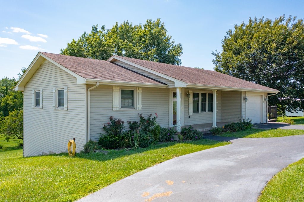 Photo of 561 Old Whitley Road, London, KY 40744 (MLS # 26020746)