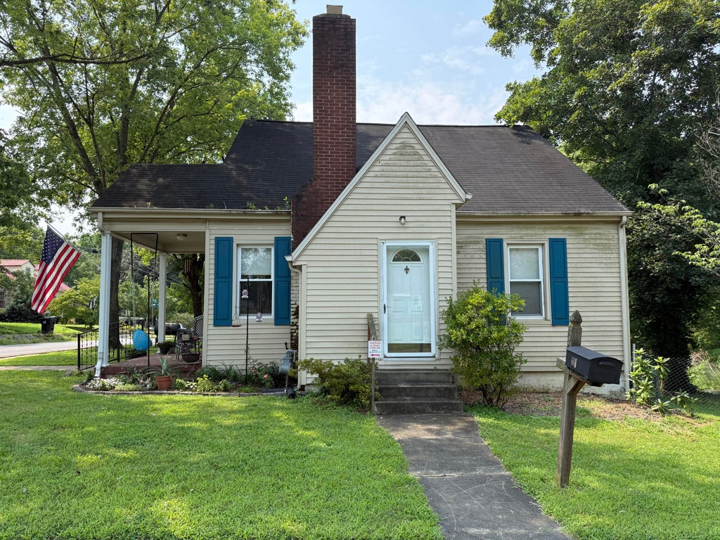 Photo of 601 Pine Street, Murray, KY 42071 (MLS # 26020352)