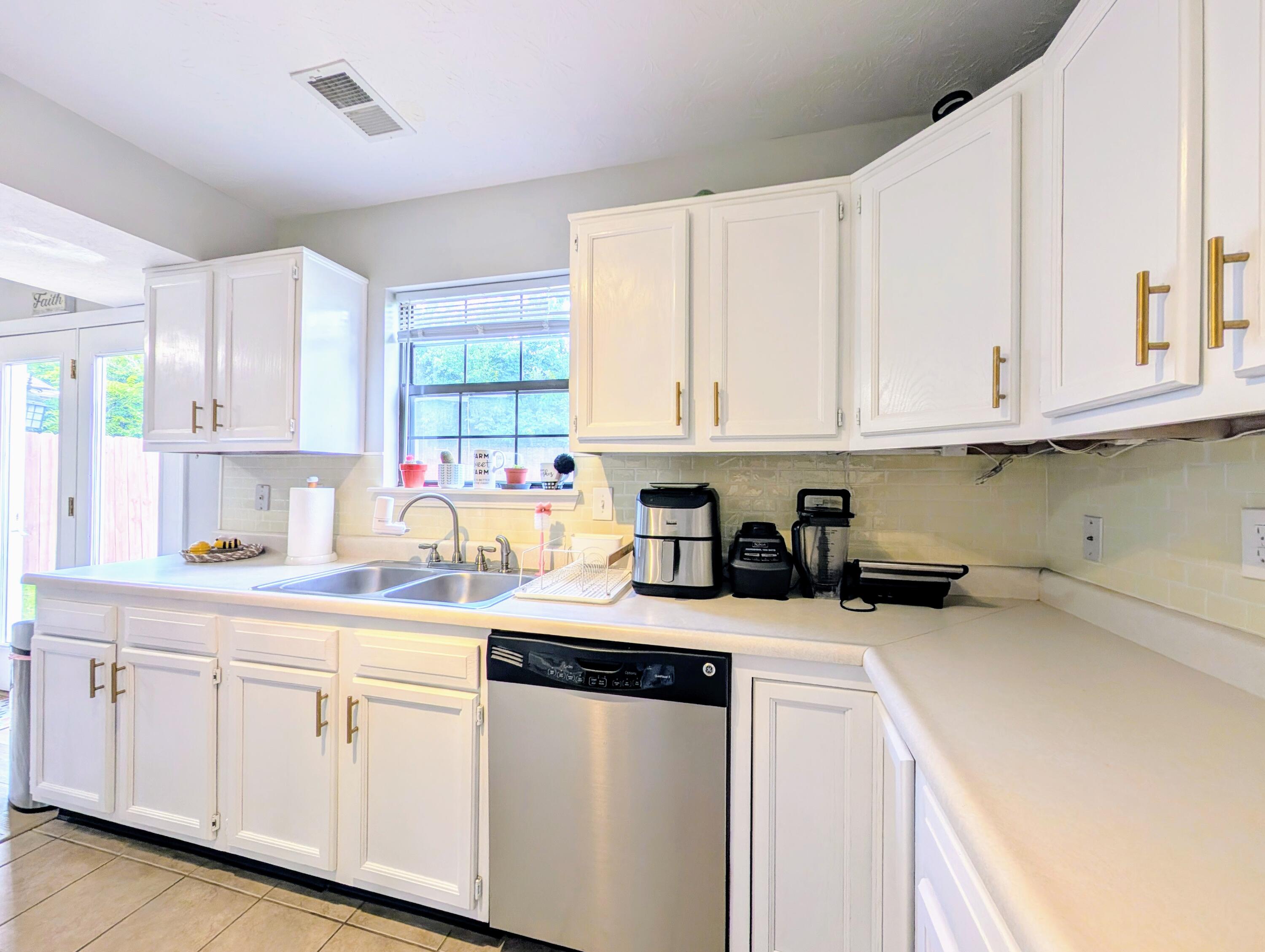 333 Pleasant Pointe Drive