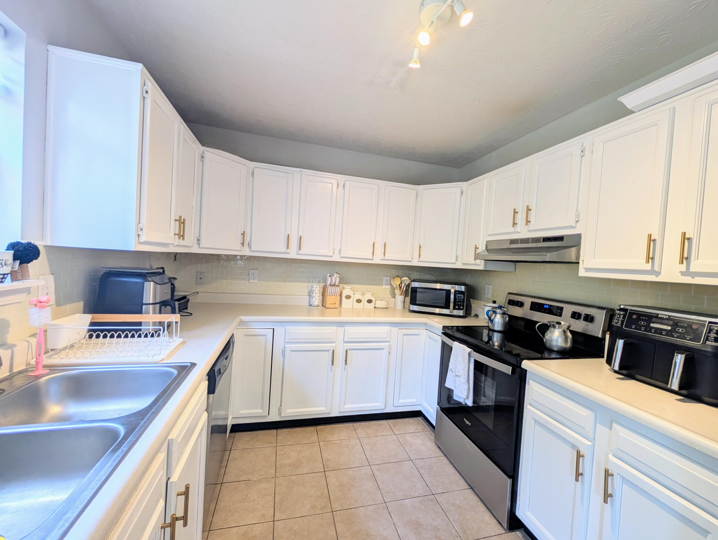 333 Pleasant Pointe Drive