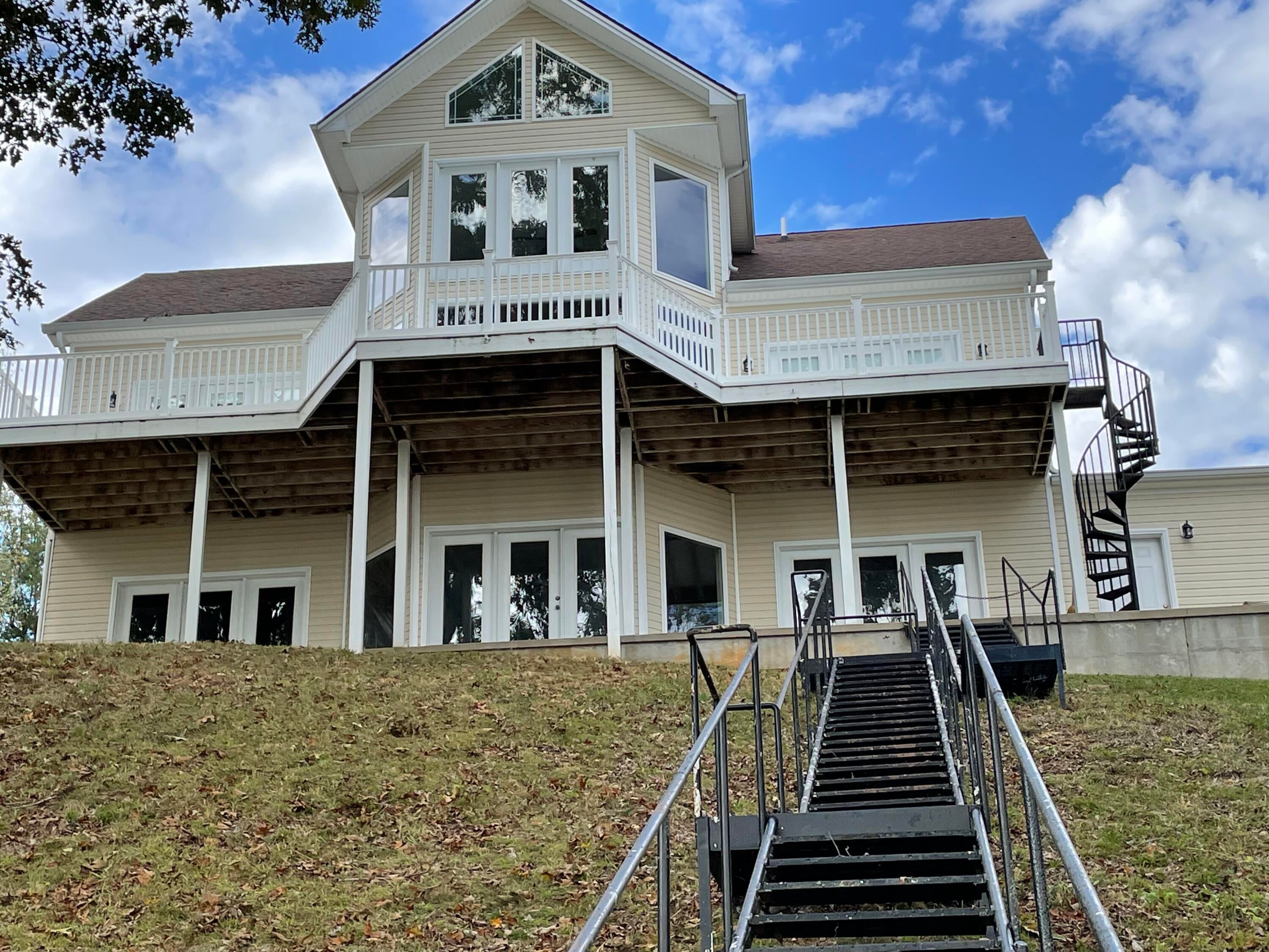 582 Riverview Trail