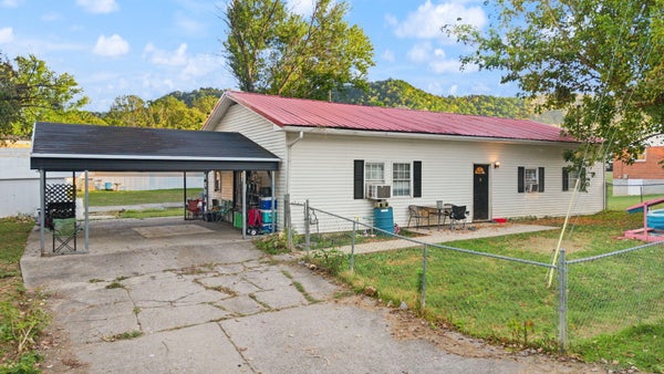 43 FRONT ST, IRVINE, KY 40336 - Image b0ed3b4d555dc9480b01f83f8a80d5f2/3050966802