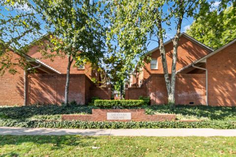 Photo of 622 Central Avenue 7 #7, Lexington, KY 40502 (MLS # 25500585)