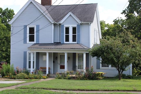 Photo of 126 Broadway Street, Versailles, KY 40383 (MLS # 25016578)