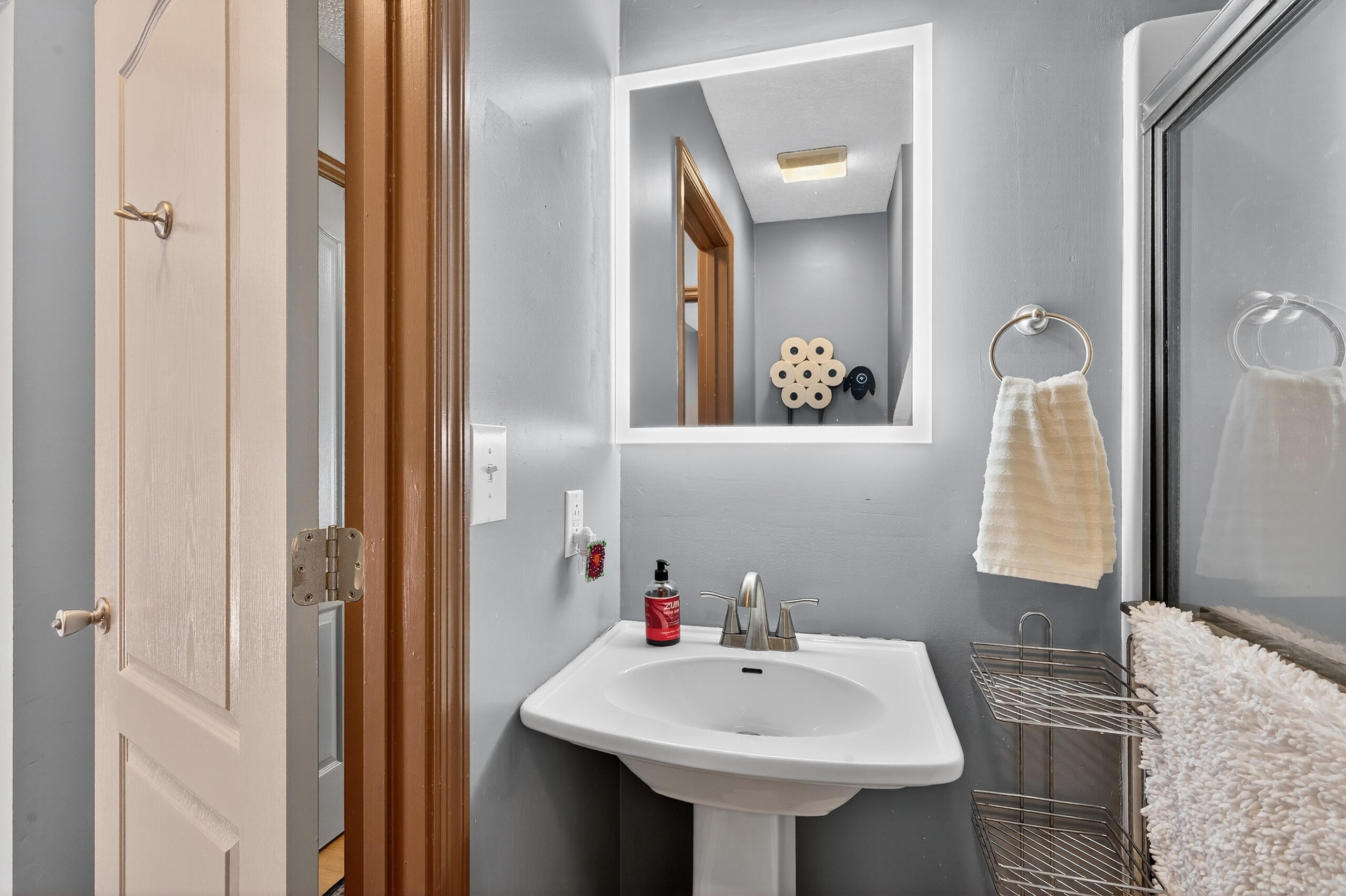 Berea, Kentucky 40403, United States, 2 Bedrooms Bedrooms, ,1 BathroomBathrooms,Residential,Active,214803