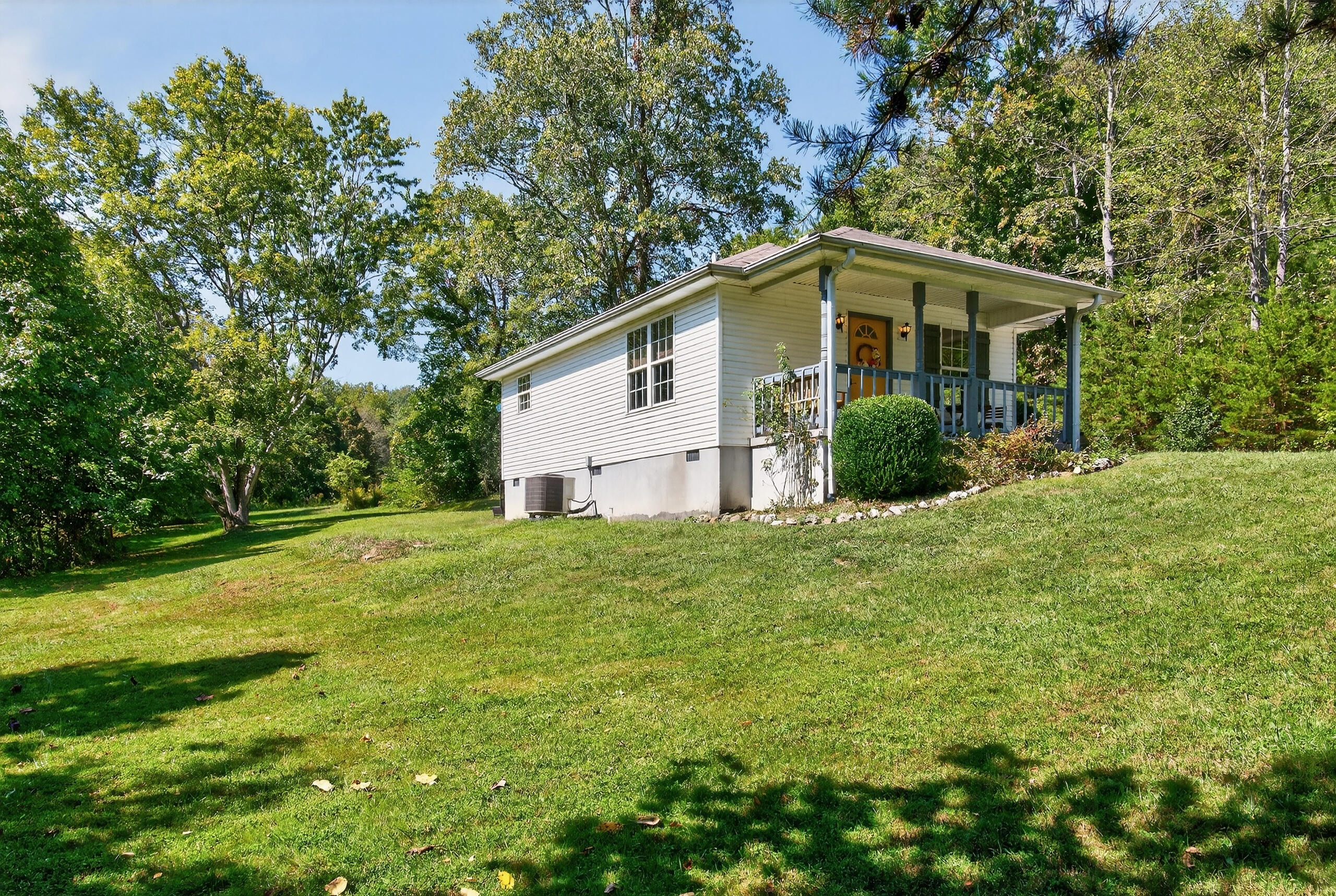 Berea, Kentucky 40403, United States, 2 Bedrooms Bedrooms, ,1 BathroomBathrooms,Residential,Active,214803