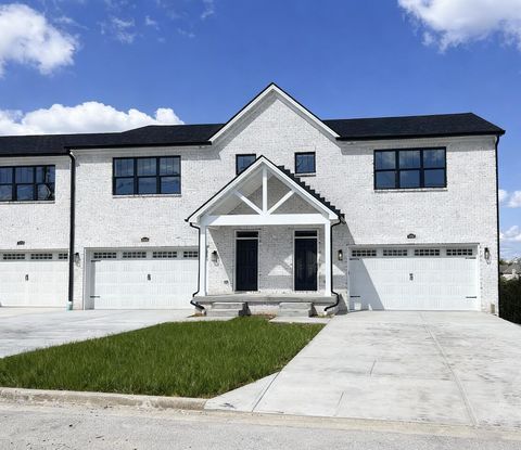 Photo of 1001 Lauderdale Drive, Nicholasville, KY 40356 (MLS # 25502283)
