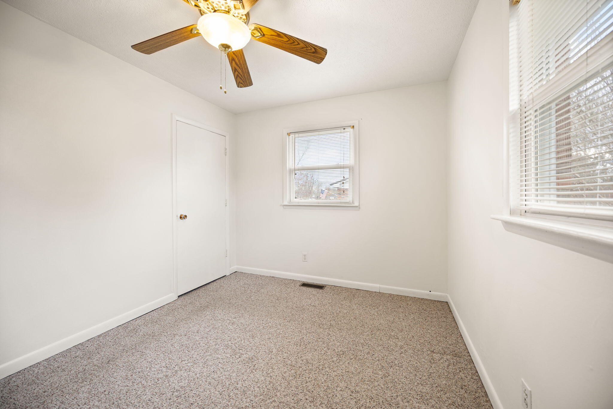 Somerset, Kentucky 42501, United States, 3 Bedrooms Bedrooms, ,2 BathroomsBathrooms,Residential,Active,245839