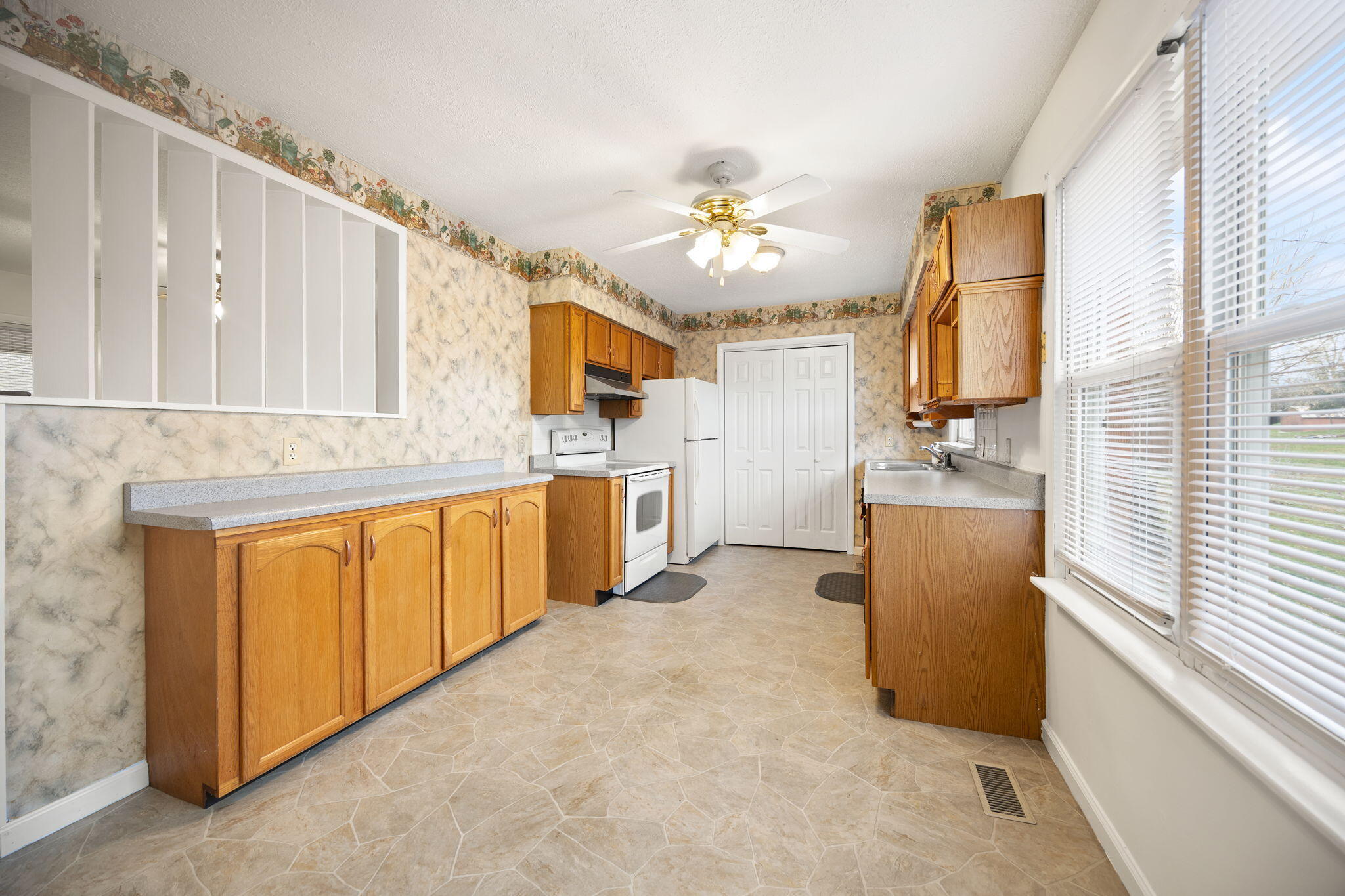 Somerset, Kentucky 42501, United States, 3 Bedrooms Bedrooms, ,2 BathroomsBathrooms,Residential,Active,245839